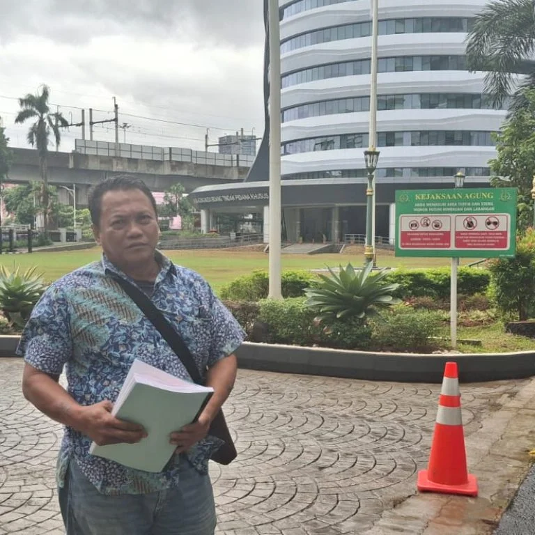 Rugikan Negara, Warga Jepara Laporkan Dugaan Korupsi Pembangunan Pasar Bangsri ke Kejagung 10 Rugikan Negara, Warga Jepara Laporkan Dugaan Korupsi Pembangunan Pasar Bangsri ke Kejagung I PojokPublik