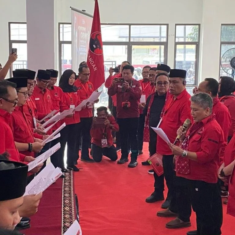 Kembali Nahkodai DPC PDIP Kabupaten Tangerang, Irvansyah Asmat Targetkan Menang di Pemilu 2029 10 Kembali Nahkodai DPC PDIP Kabupaten Tangerang, Irvansyah Asmat Targetkan Menang di Pemilu 2029 I PojokPublik