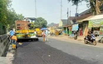 Dinas PUPR Lebak Gelontorkan Anggaran Rp33,82 Miliar Untuk Bangun dan Rekonstruksi Jalan 3 Dinas PUPR Lebak Gelontorkan Anggaran Rp33,82 Miliar Untuk Bangun dan Rekonstruksi Jalan I PojokPublik