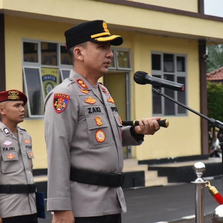 Kapolres Lebak Pimpin Kenaikan Pangkat 76 Personel 9 Kapolres Lebak Pimpin Kenaikan Pangkat 76 Personel I PojokPublik