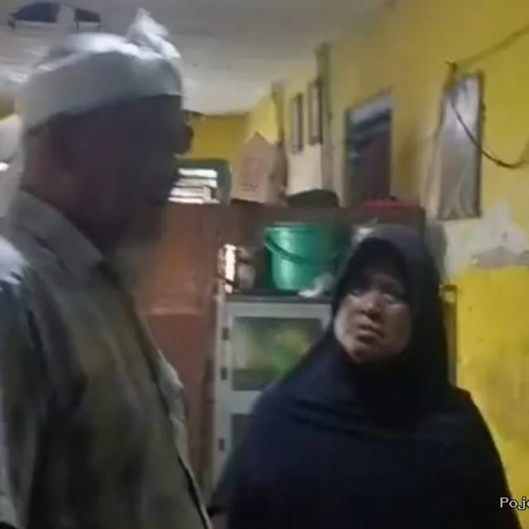 Rumah Nyaris Roboh, Janda Paruh Baya di Lebak Menanti Uluran Tangan 10 Rumah Nyaris Roboh, Janda Paruh Baya di Lebak Menanti Uluran Tangan I PojokPublik