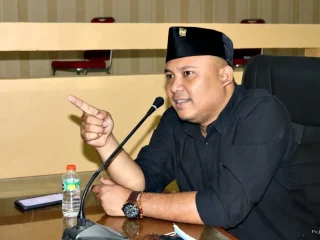 Dana Desa JUT Cikeusik Jadi Sorotan, Agus Ider Tekan Inspektorat