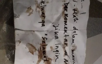 Uchok Sky Khadafi Terima Kiriman Paket Bangkai Ayam 2 Uchok Sky Khadafi Terima Kiriman Paket Bangkai Ayam I PojokPublik