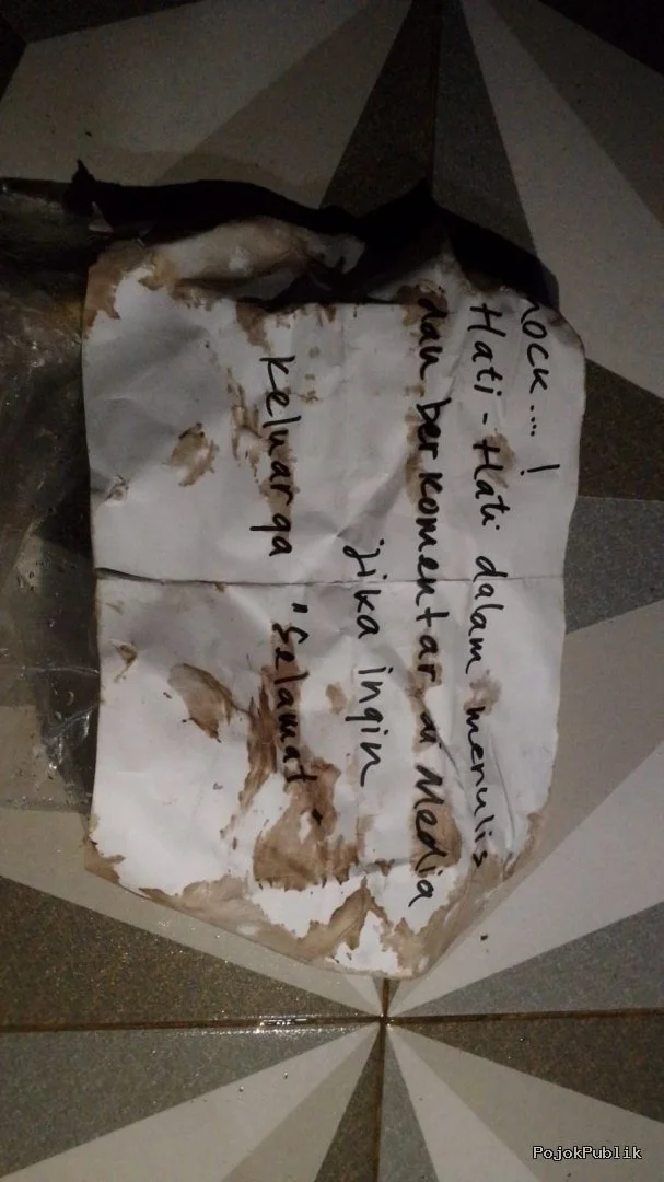 Uchok Sky Khadafi Terima Kiriman Paket Bangkai Ayam 7 Uchok Sky Khadafi Terima Kiriman Paket Bangkai Ayam I PojokPublik