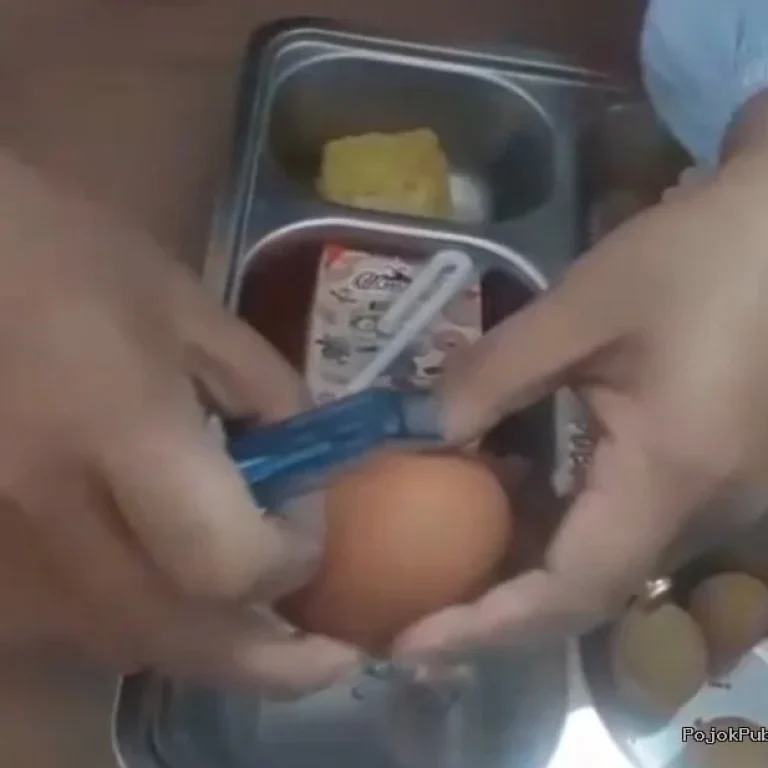 Diduga Tak Layak Konsumsi, Menu MBG SMAN 1 Cigemblong Viral 10 Diduga Tak Layak Konsumsi, Menu MBG SMAN 1 Cigemblong Viral I PojokPublik