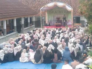 Peringatan Isra Mi’raj di SMAN 1 Muncang Berlangsung Khidmat, Perkuat Karakter Nasionalisme