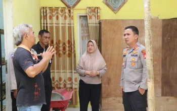 Kapolres Lebak Tinjau Personel Terdampak Musibah di Bojongleles 3 Kapolres Lebak Tinjau Personel Terdampak Musibah di Bojongleles I PojokPublik