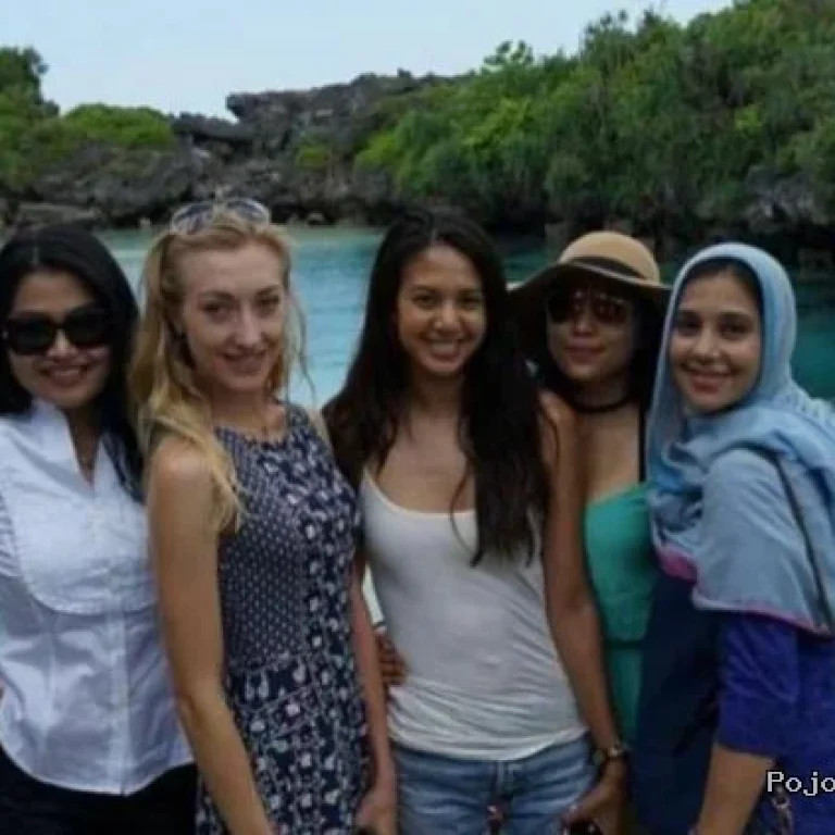 Camel Petir Prihatin atas Kasus yang Dialami Aurelia Moreman 11 Camel Petir Prihatin atas Kasus yang Dialami Aurelia Moreman I PojokPublik