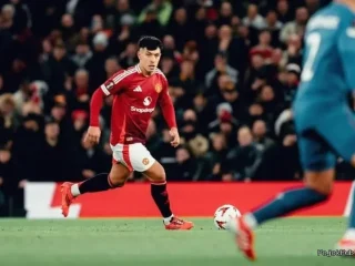 Lisandro Martinez Hampir Pensiun Dini Usai Cedera ACL