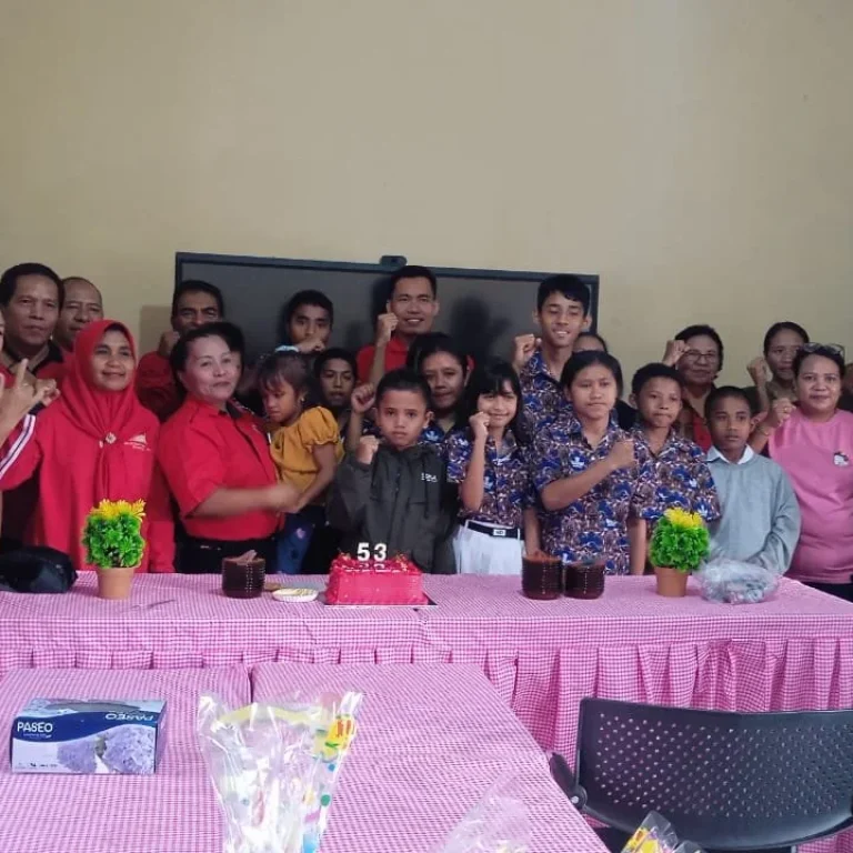 DPC Kabupaten Manggarai Rayakan Hut ke 53 PDIP, Lakukan Perjalanan Kasih Kunjungi Sekolah Luar Biasa Negeri 13 DPC Kabupaten Manggarai Rayakan Hut ke 53 PDIP, Lakukan Perjalanan Kasih Kunjungi Sekolah Luar Biasa Negeri I PojokPublik