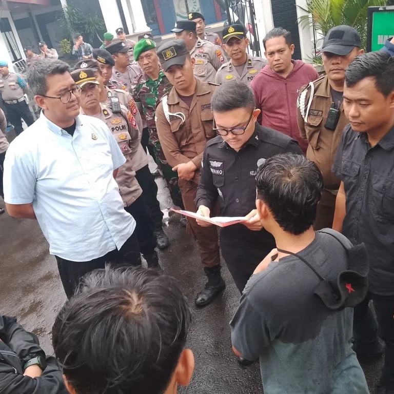 GAMMA Desak Kejari Lebak Audit Proyek APBD 2025 Diduga Bermasalah 12 GAMMA Desak Kejari Lebak Audit Proyek APBD 2025 Diduga Bermasalah I PojokPublik