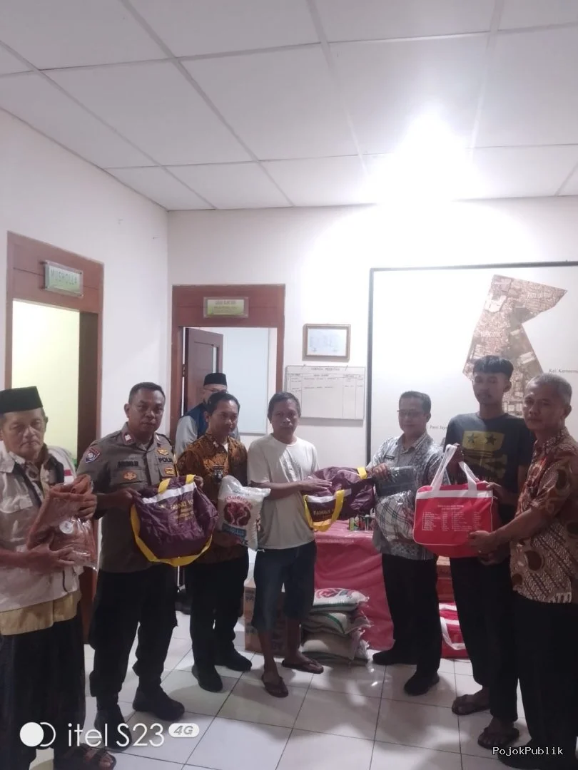 Dinas Sosial Kota Tangerang Berikan Bantuan Untuk Korban Kebakaran 7 Dinas Sosial Kota Tangerang Berikan Bantuan Untuk Korban Kebakaran I PojokPublik