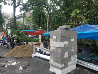 LSM GMBI Galang Donasi, Masyarakat Antusias Dukung Warga Huntara Lebak