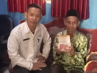 Air Mata Lansia dan Difabel Jadi Saksi: Kades Saefullah Mengembalikan Hak yang Hilang
