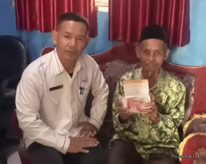 Air Mata Lansia dan Difabel Jadi Saksi: Kades Saefullah Mengembalikan Hak yang Hilang 7 Air Mata Lansia dan Difabel Jadi Saksi: Kades Saefullah Mengembalikan Hak yang Hilang I PojokPublik