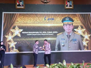Harison Mocodompis Dinobatkan Golden Leader 2026 pada Malam Anugerah JMSI