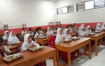 193 Siswa SDN 1 Bintangresmi Antusias Ikuti Program MBG 3 193 Siswa SDN 1 Bintangresmi Antusias Ikuti Program MBG I PojokPublik