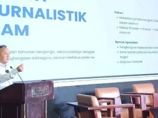 JMSI Berikan Golden Leader Kepada Wamen HAM untuk Dukungan Hak Asasi Pers