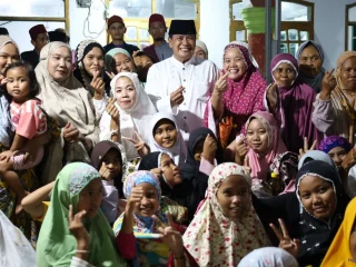 Bupati Tangerang Tarawih Keliling di Masjid Jami Baitun Nuur Desa Pasir Ampo