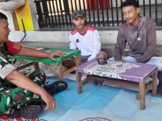 Melalui Komsos, Babinsa Mekarbakti Perkuat Sinergi TNI dan Masyarakat