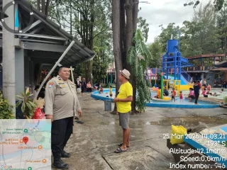 Anggota Pos Pam Polsek Rangkasbitung Patroli Objek Wisata Kolam Renang