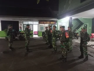 Tingkatkan Keamanan Malam Hari Koramil 13/Cisoka Patroli Maung