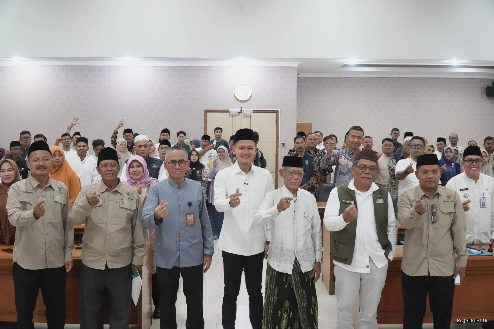 Baznas Pandeglang Salurkan Zakat Fitrah 7 Baznas Pandeglang Salurkan Zakat Fitrah I PojokPublik