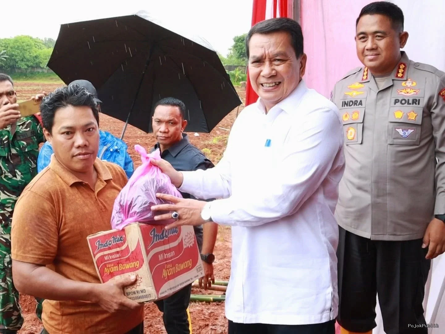 Perkuat Ketahanan Pangan, Bupati dan Unsur Forkopimda Gelar Tanam Raya Jagung Hibrida Serentak di Desa Ranca Iyuh 7 Perkuat Ketahanan Pangan, Bupati dan Unsur Forkopimda Gelar Tanam Raya Jagung Hibrida Serentak di Desa Ranca Iyuh I PojokPublik