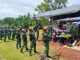 Dandim 0510/Tigaraksa Pimpin Langsung Pemakaman Militer Serka Heri Wahyudi
