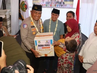Bupati Bersama Kapolresta Tangerang Hadiri Santunan Yatim dan Jompo FRJRI di Kronjo