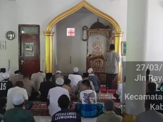 Kapolsek Leuwidamar IPTU Tjik Denmar Laksanakan Jum’at Keliling