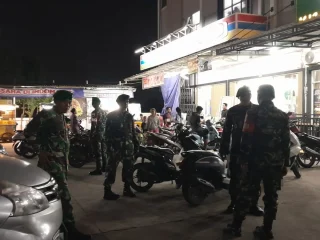 Tingkatkan Keamanan Wilayah di Hari Raya Idul Fitri, Koramil 12/Rajeg Gelar Patroli Malam