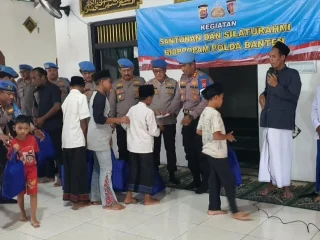 Bidpropam Polda Banten Santuni Anak Yatim dan Janda di Cipocok Jaya