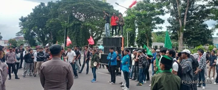 Aliansi Mahasiswa Lebak Kasih Nilai Raport Merah Buat Kinerja Bupati Dan Wakilnya 7 Aliansi Mahasiswa Lebak Kasih Nilai Raport Merah Buat Kinerja Bupati Dan Wakilnya I PojokPublik
