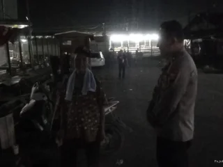 Antisipasi Gangguan Kamtibmas, Anggota Polsek Maja Laksanakan Patroli Dialogis Malam Bersama Warga