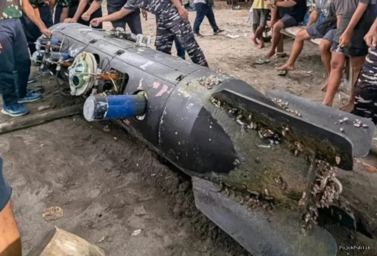 Kemunculan benda asing seperrti rudal atau pesawat tanpa awak di perairan Gili Trawangan, Lombok. Fenomena ini bukan hal baru bagi kita yang berkecimpung di dunia maritime. Kemajuan teknologi membuat dapat melintasi perbatasan kedaulatan negara lain tanpa batas, Penemuan alat ini sangat menarik, alat yang disebut Autonomus underwater Vihicle (AUV) atau glider laut. Penemuan alat ini merupakan dilokasi strategis di ALKI II yang merupkan jalur nadi pelayaran internasional yang sangat vital dan memiliki kedalaman serta karakteristik arus yang sangat unik secara hidrografi. Wilayah ini merupakan gerbang penghubung menuju III dikawasan Indonesia Timur hingga samudera Pasifik.