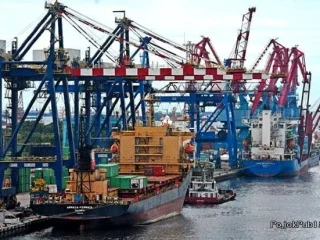 Digdaya di Selat Malaka: Bukan Memajaki Lintasan, Tapi Berdaulat Lewat Pelayanan"