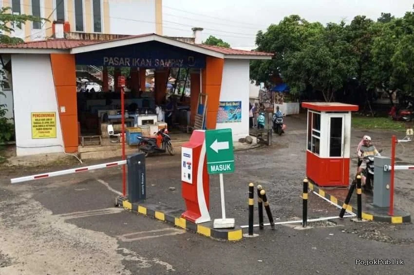 Gate Parkir Sampay Mencekik Pedagang? Pemerhati Hukum: Kebijakan Bisa Digugat ke PTUN* 10 Gate Parkir Sampay Mencekik Pedagang? Pemerhati Hukum: Kebijakan Bisa Digugat ke PTUN* I PojokPublik