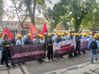 Ratusan Buruh PT Dua Kuda Demo Damai di PN Jakpus, Minta Putusan Pailit Dibatalkan