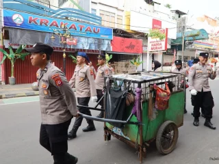 Polda Banten Gencarkan Gerakan ASRI, Edukasi Warga Jaga Kebersihan dan Ketertiban