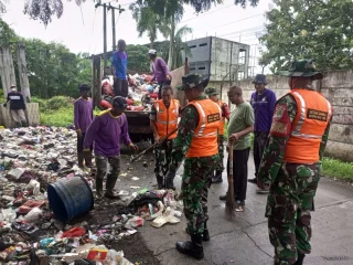 Operasi Sampah Cikande: Satgas Kodim 0510/Tigaraksa, DLHK, dan Warga Turun Bersama