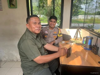 Kapolsek Pasar Kemis Sambangi Pos Security Amaia, Perkuat Sinergitas Jaga Kamtibmas