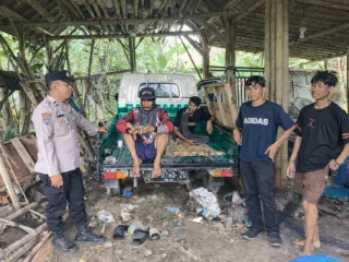 Sampaikan Pesan Kamtibmas Bhabinkamtibmas Polsek Rangkasbitung Sambangi Warga Desa Pabuaran