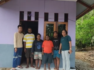 PT Kristalin Ekalestari Peduli Warga Distrik Makimi Nabire I PojokPublik