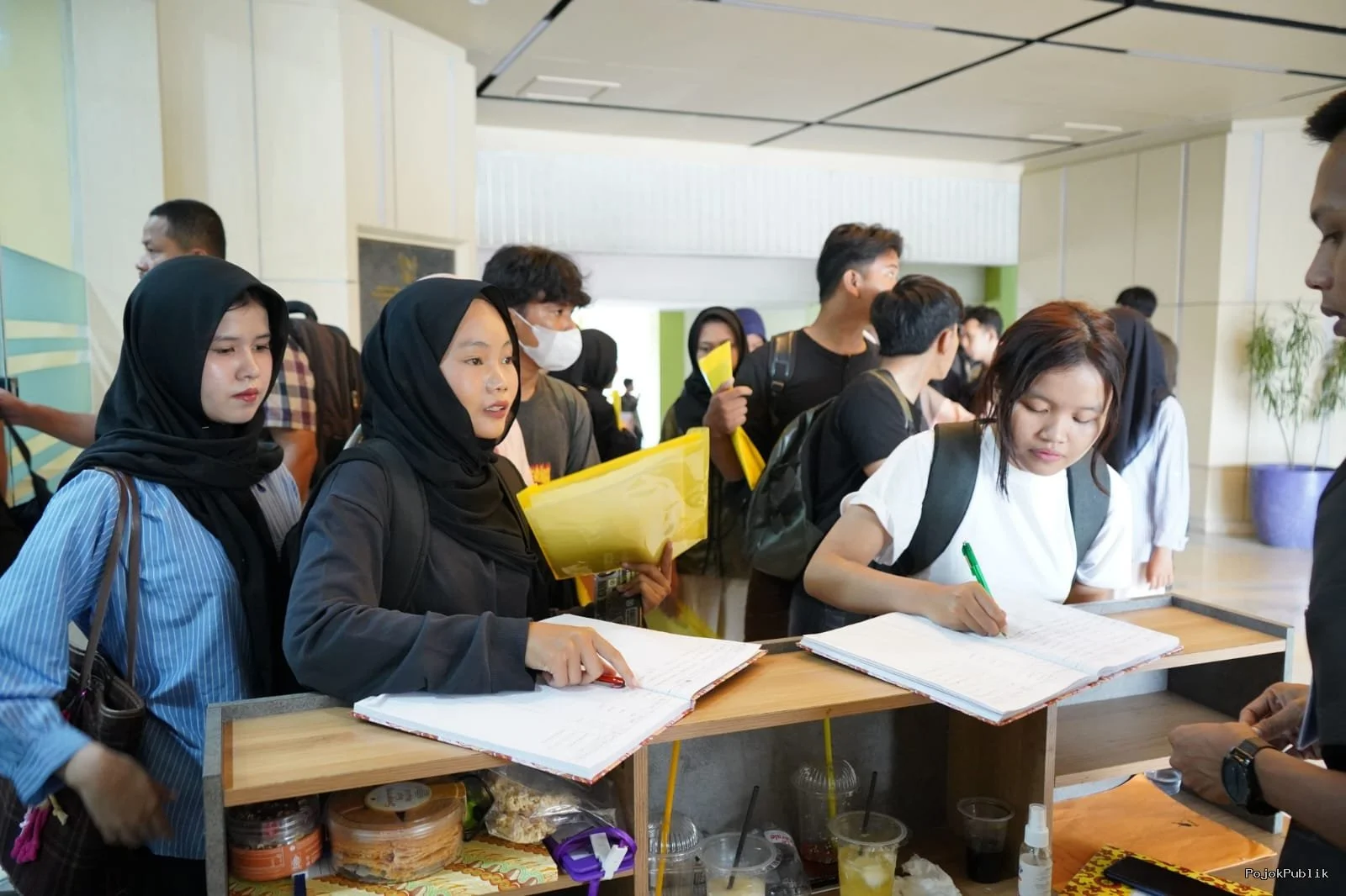 Emas: 1.560 Putra-Putri Terbaik Siap Perebutkan Beasiswa Tangerang Gemilang 2026 7 Emas: 1.560 Putra-Putri Terbaik Siap Perebutkan Beasiswa Tangerang Gemilang 2026 I PojokPublik