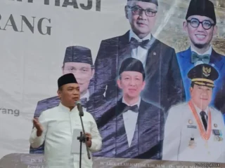 Ketua DPRD Kabupaten Tangerang Lepas 390 Jemaah Haji Kloter 10 JKB 1447 H/2026 M di Masjid Al Amjad