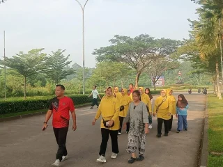 Danramil 14/Panongan Pimpin Olahraga Bersama, Bangun Soliditas dan Kebersamaan Keluarga Besar Koramil