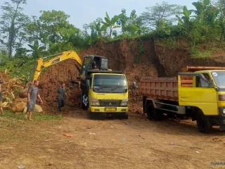 Aktivitas Galian Tanah Merah Tak Berizin, Warga Terganggu, Pelaku Harus Diproses Hukum