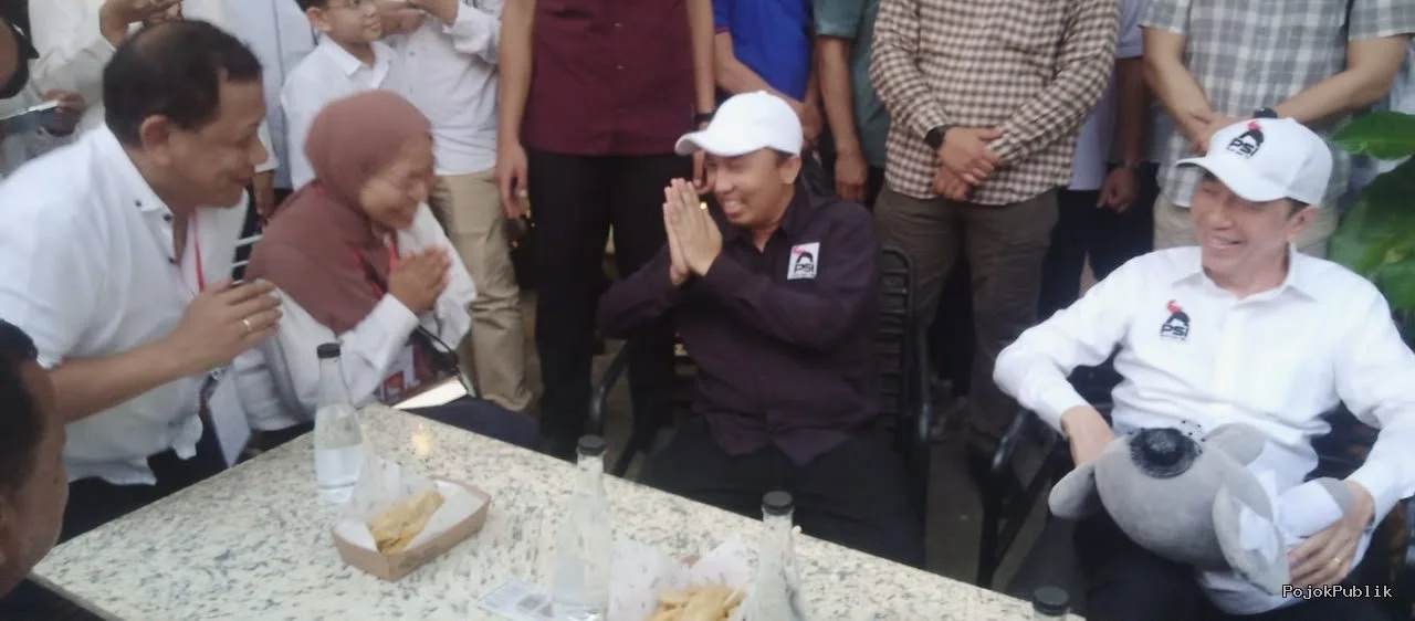 Jokowi Bahas Penguatan Perlindungan PMI saat Bertemu Penggiat Buruh Migran di Lampung 7 Jokowi Bahas Penguatan Perlindungan PMI saat Bertemu Penggiat Buruh Migran di Lampung I PojokPublik