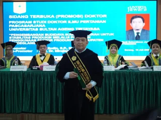 Birokrat Pembelajar, Kepala Disparbud Pandeglang Raih Gelar Doktor dengan Predikat Cum Laude
